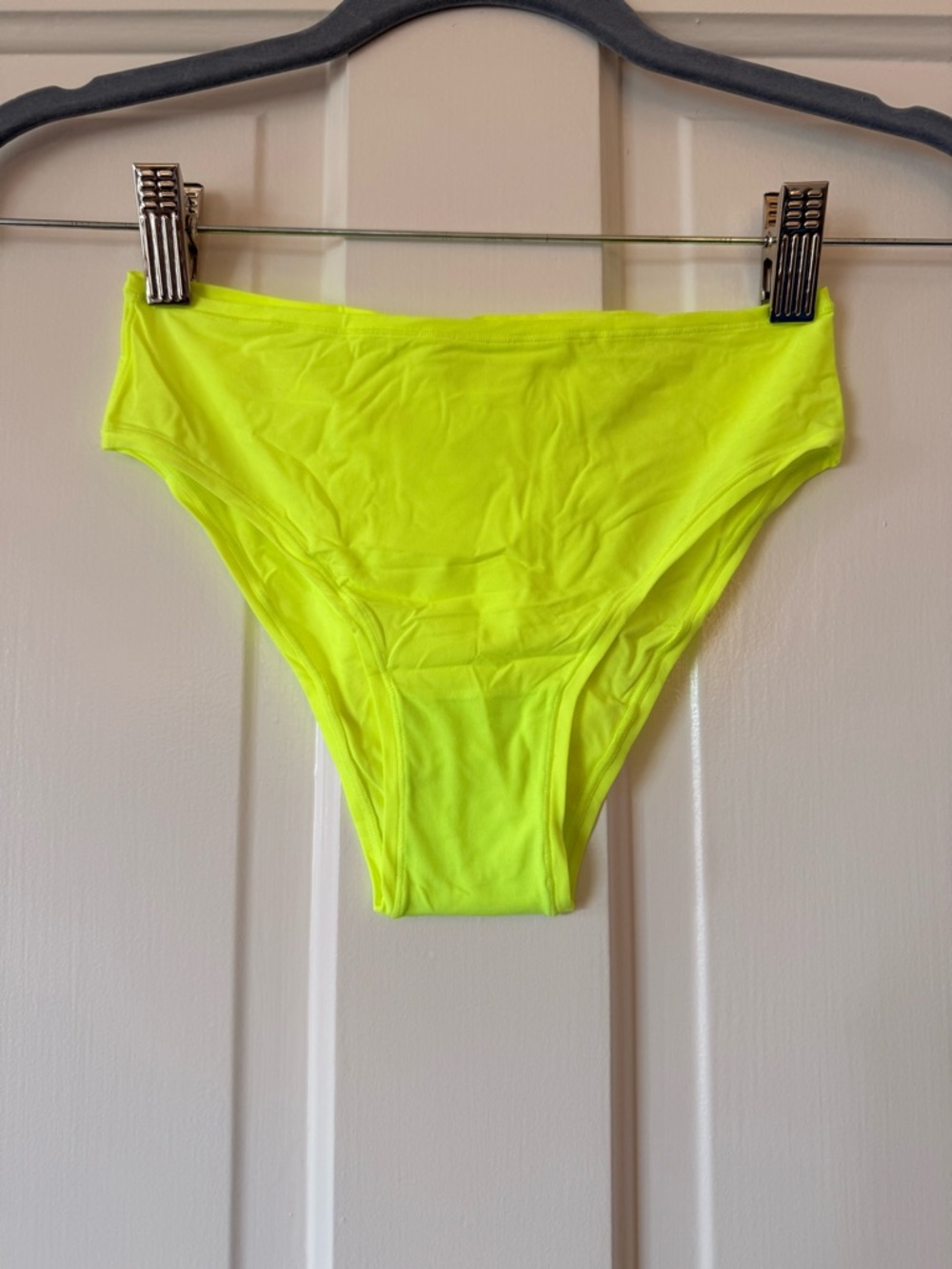 Skims neon yellow fits everybody brief